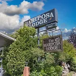 Mariposa Lodge