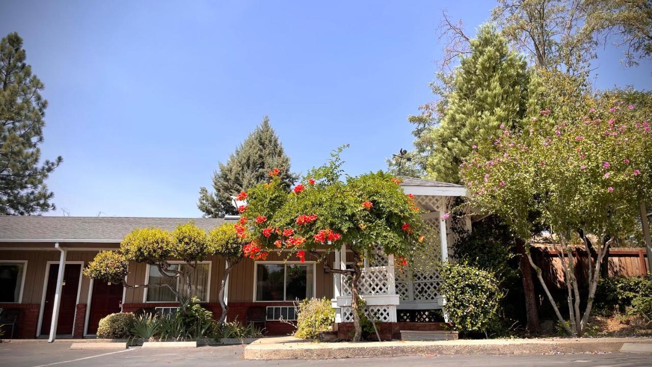 Mariposa Lodge Hotel