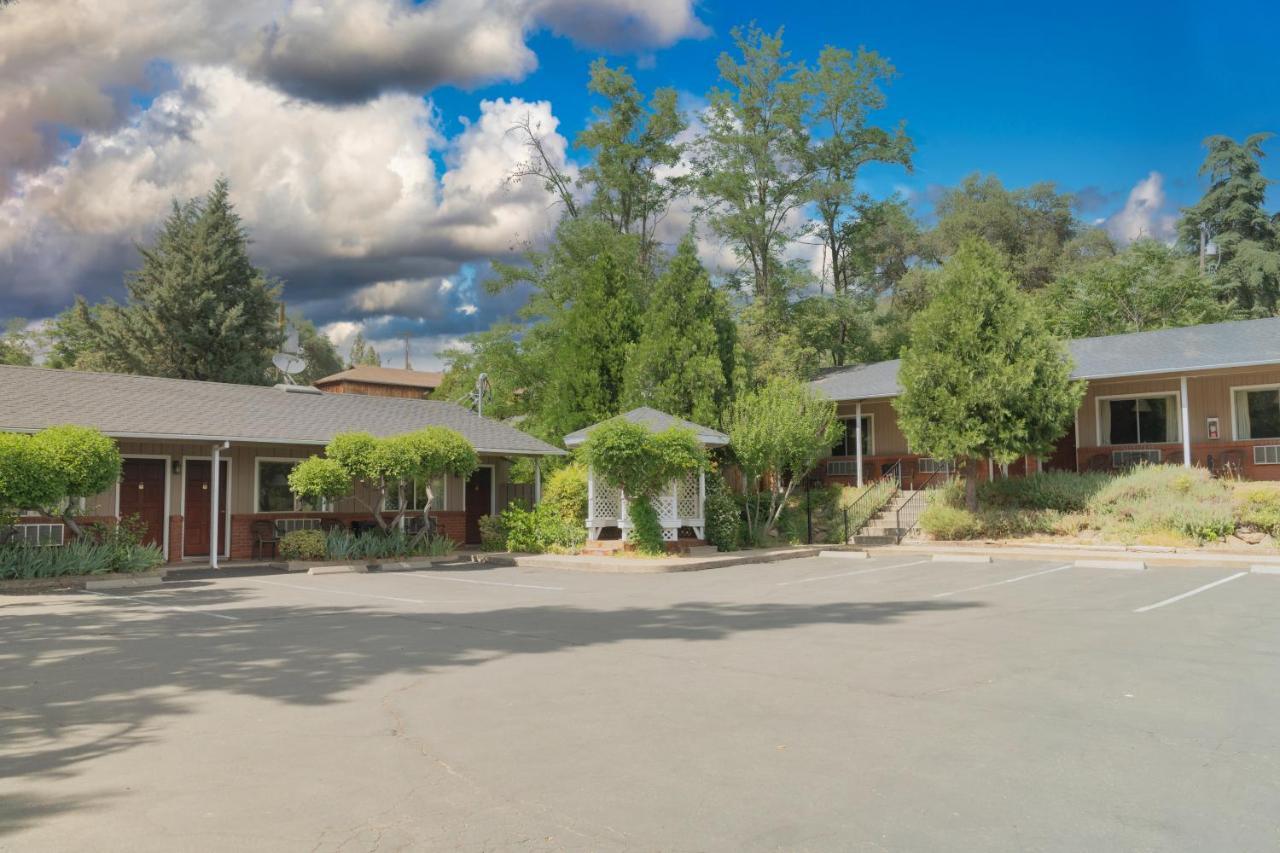 Mariposa Lodge Hotel